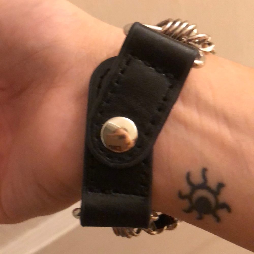 Buckle bracelet - Picture 2 of 2